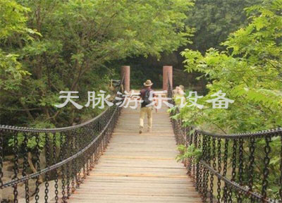 防腐木吊桥