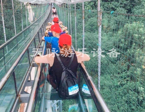 玻璃滑道